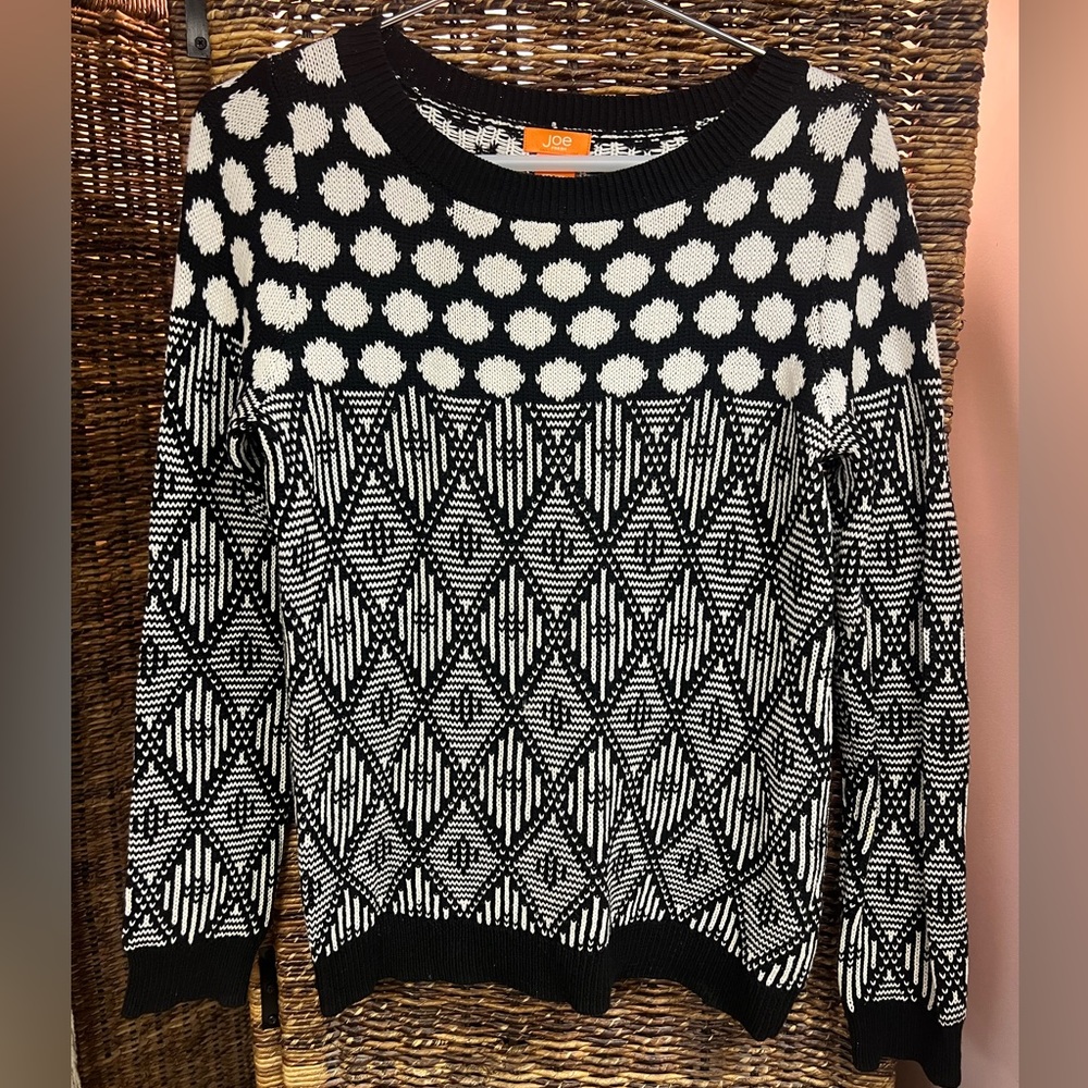 Joe Fresh- Sweater, White/black, Size: Small, Pre-Owned good condition‎